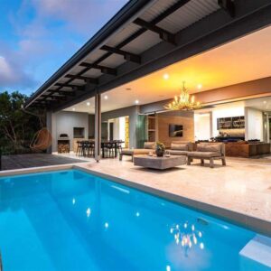 Luxury Houses & Villas